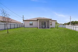 1781 SW Del Rio Blvd, Port Saint Lucie, FL 34953 - Photo 11