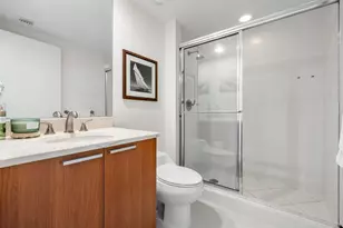 2650 Lake Shore Dr, Riviera Beach, FL 33404 - Photo 23