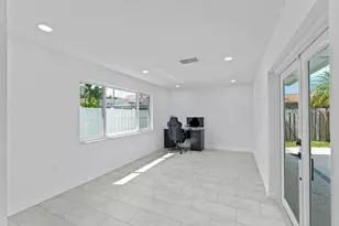 11831 NW 38th Pl, Sunrise, FL 33323 - Photo 23