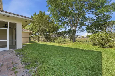 1275 Rosegate Boulevard, Riviera Beach, FL 33404 - Photo 39