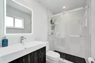 381 SE 3rd St, Pompano Beach, FL 33060 - Photo 33