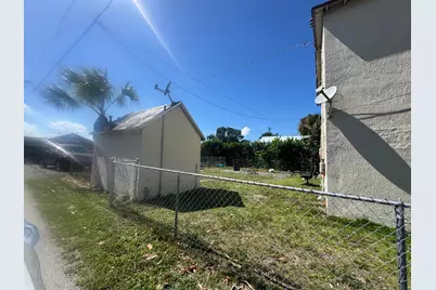3621 Morton Avenue, West Palm Beach, FL 33405 - Photo 9