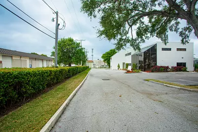 1700 Okeechobee Road, West Palm Beach, FL 33409 - Photo 5