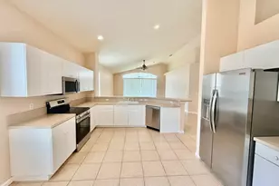 658 NW Stanford Ln, Port Saint Lucie, FL 34983 - Photo 9