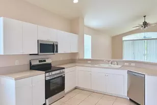658 NW Stanford Ln, Port Saint Lucie, FL 34983 - Photo 7