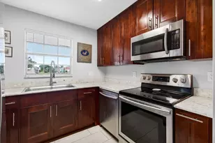 5250 NW 3rd Ct, Delray Beach, FL 33445 - Photo 9
