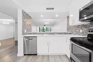 1709 Whitehall Dr, Davie, FL 33324 - Photo 5