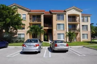 913 Villa Circle, Boynton Beach, FL 33483 - Photo 1