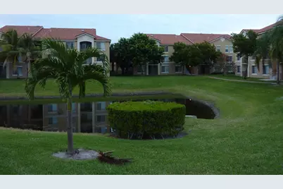 913 Villa Circle, Boynton Beach, FL 33483 - Photo 17