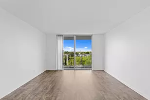 470 Executive Center Dr, West Palm Beach, FL 33401 - Photo 3