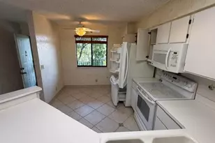 2238 N Cypress Bend Dr, Pompano Beach, FL 33069 - Photo 3