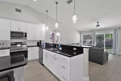538 SW Comet Terrace, Port Saint Lucie, FL 34953 - Photo 37