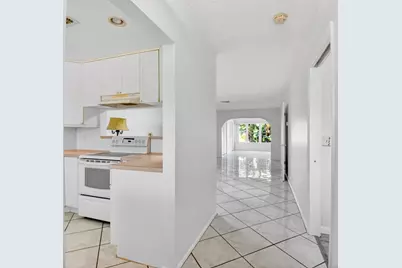 2886 E Fernley Dr Drive E #9, West Palm Beach, FL 33415 - Photo 5