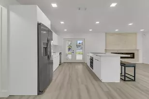 8431 NW 27th Pl, Sunrise, FL 33322 - Photo 15
