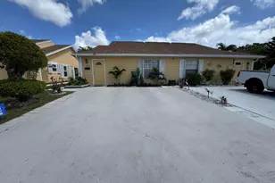 1570 Royal Forest Ct, West Palm Beach, FL 33406 - Photo 5