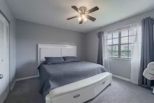 433 SW 86th Ave, Pembroke Pines, FL 33025 - Photo 3