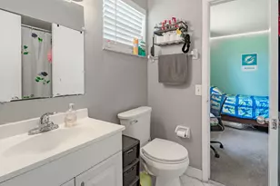 433 SW 86th Ave, Pembroke Pines, FL 33025 - Photo 5
