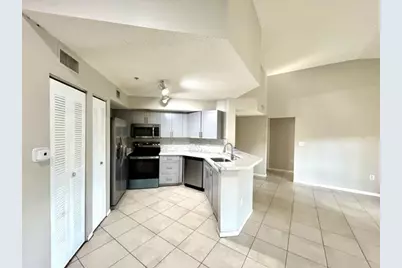 741 N Pine Island Road #303, Plantation, FL 33324 - Photo 5