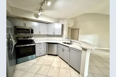 741 N Pine Island Road #303, Plantation, FL 33324 - Photo 7