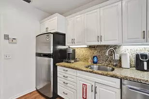 530 NE 11th Ave, Fort Lauderdale, FL 33301 - Photo 1