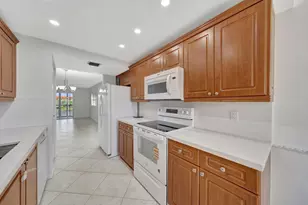 13001 SW 15th Ct, Pembroke Pines, FL 33027 - Photo 7