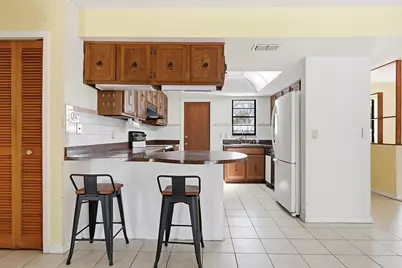 814 SE Celtic Avenue, Port Saint Lucie, FL 34983 - Photo 9