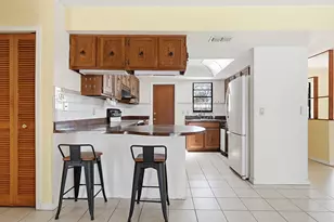 814 SE Celtic Ave, Port Saint Lucie, FL 34983 - Photo 9