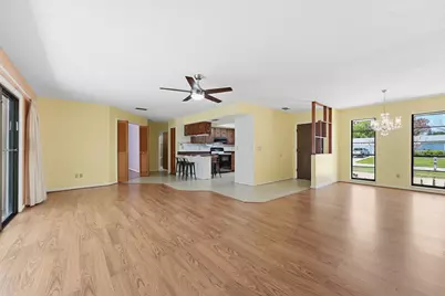 814 SE Celtic Avenue, Port Saint Lucie, FL 34983 - Photo 7