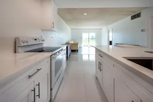 900 NE 18th Ave, Fort Lauderdale, FL 33304 - Photo 3