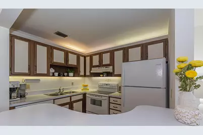 60 Woodland Drive #204, Vero Beach, FL 32962 - Photo 7