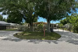 1005 NW 5th St, Okeechobee, FL 34972 - Photo 3