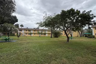 5156 NE 6th Ave, Oakland Park, FL 33334 - Photo 9