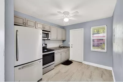 240 SW 15th Avenue #242, Delray Beach, FL 33444 - Photo 9