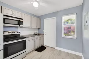 240 SW 15th Ave, Delray Beach, FL 33444 - Photo 1