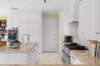 2870 NE 24th Place, Fort Lauderdale, FL 33305 - Photo 17