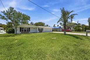 1804 Bayshore Dr, Fort Pierce, FL 34949 - Photo 3