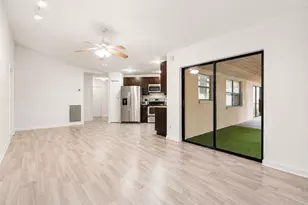190 Parkwood Dr S, Royal Palm Beach, FL 33411 - Photo 17