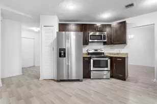 190 Parkwood Dr S, Royal Palm Beach, FL 33411 - Photo 3