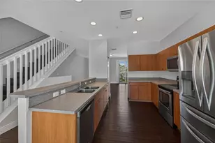 2725 NE 8th Ave, Wilton Manors, FL 33334 - Photo 9