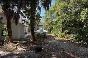 2363 SE St Lucie Blvd, Stuart, FL 34996 - Photo 13