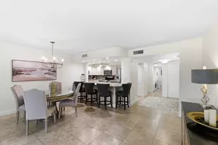 3800 Oaks Clubhouse Dr, Pompano Beach, FL 33069 - Photo 15