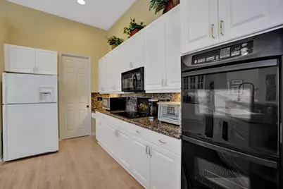 7338 Falls Road W, Boynton Beach, FL 33437 - Photo 13