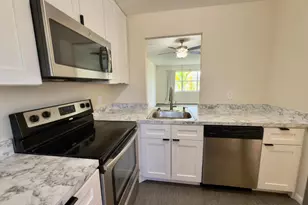 560 SE 2nd Ave, Deerfield Beach, FL 33441 - Photo 5