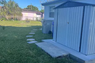 2055 NW 8th St, Pompano Beach, FL 33069 - Photo 25