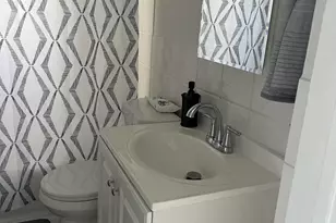 2055 NW 8th St, Pompano Beach, FL 33069 - Photo 19
