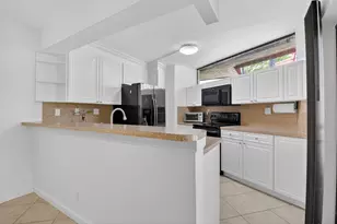 8057 Severn Dr, Boca Raton, FL 33433 - Photo 17