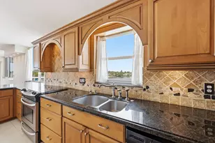 401 N Riverside Dr, Pompano Beach, FL 33062 - Photo 9