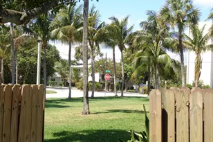 1917 NE 3rd St, Deerfield Beach, FL 33441 - Photo 21