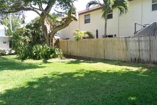 1917 NE 3rd St, Deerfield Beach, FL 33441 - Photo 23