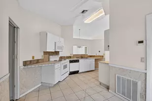 9 Corrie Pl, Boynton Beach, FL 33426 - Photo 1